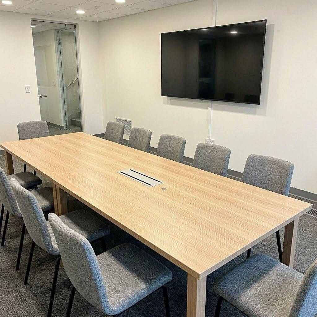 夜班运营组应怎样调整写字楼办公会议室利用率以化解突发停电恢复带来的阻塞